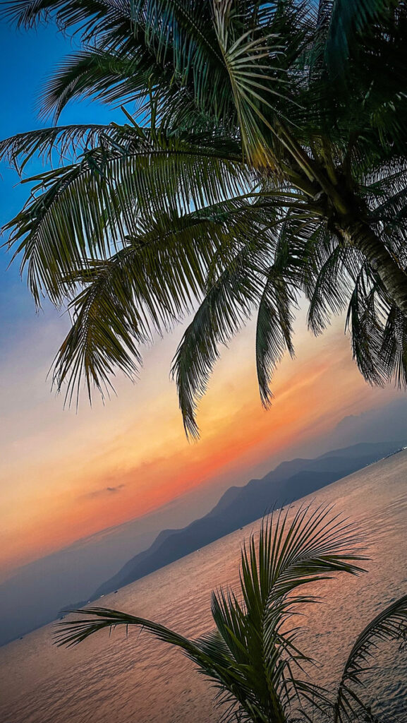 Sunset view Hon Tam island getaway
