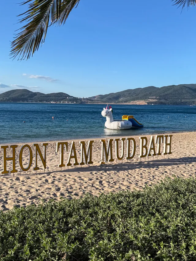 Kayaking at sunrise with Hon Tam mud baths overnight hack