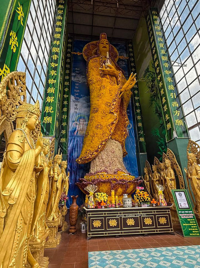 Underground hell tunnel with life-sized sinner statues at beer bottle dragon pagoda