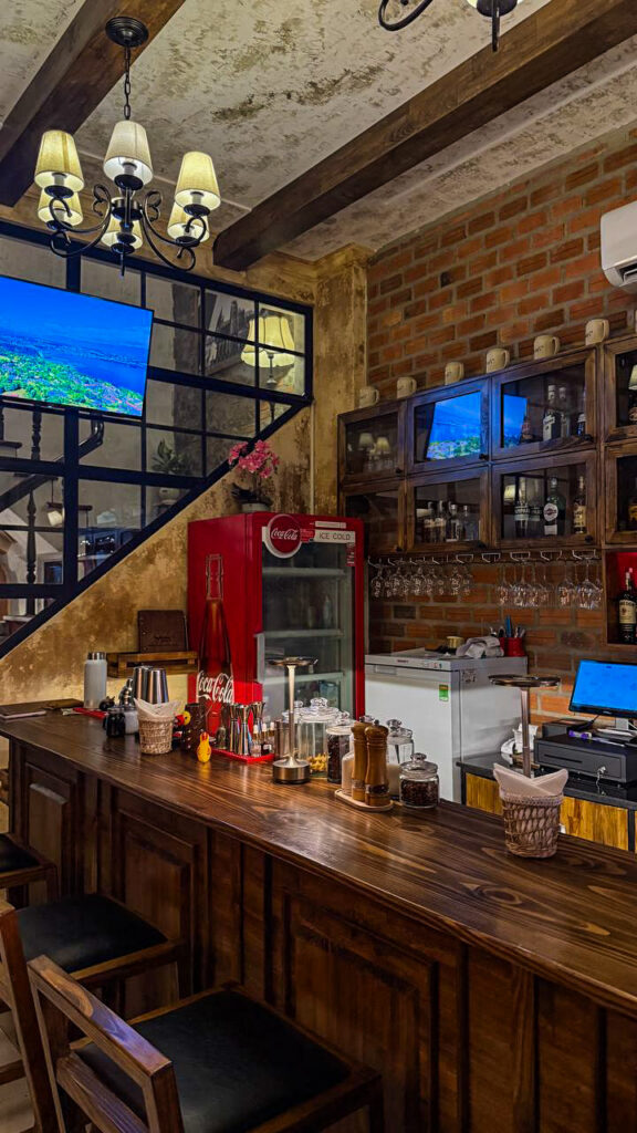 MaXi's steakhouse hidden dinner spot Nha Trang