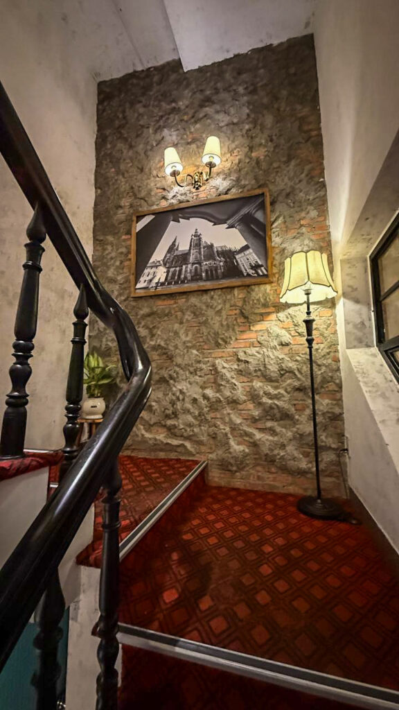 MaXi's steakhouse hidden dinner spot Nha Trang