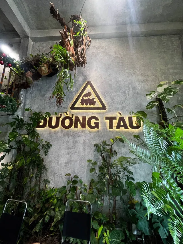 Duong Tau Railway Coffee train tracks local cafe Nha Trang