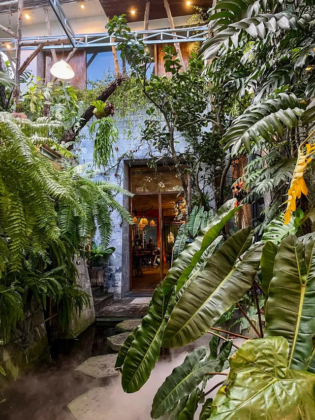Artisan Cafe & Eatery — Brunch in a Secret Garden