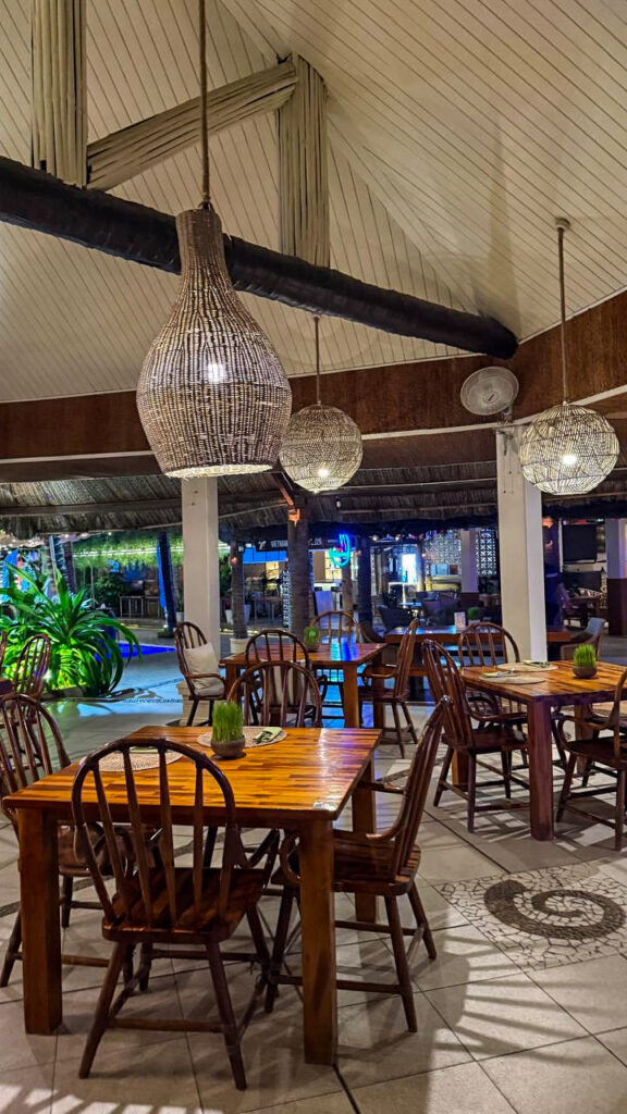 Sailing Club Nha Trang fire show and happy hour on the sand