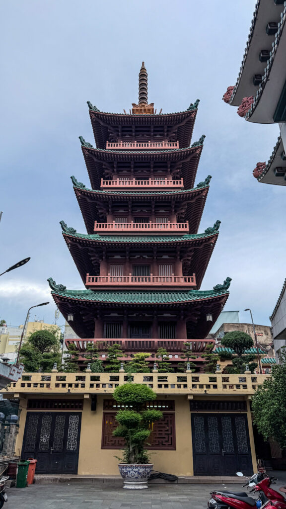Chùa Ấn Quang multi-tiered roof and peaceful courtyard District 10 Saigon