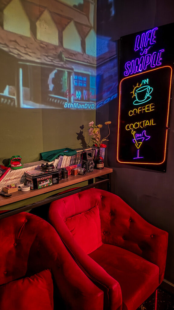 Mingles Saigon acoustic night and tarot reading cocktail bar