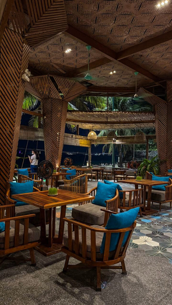 Four Seasons Seafood and Fusion beachfront dining Nha Trang