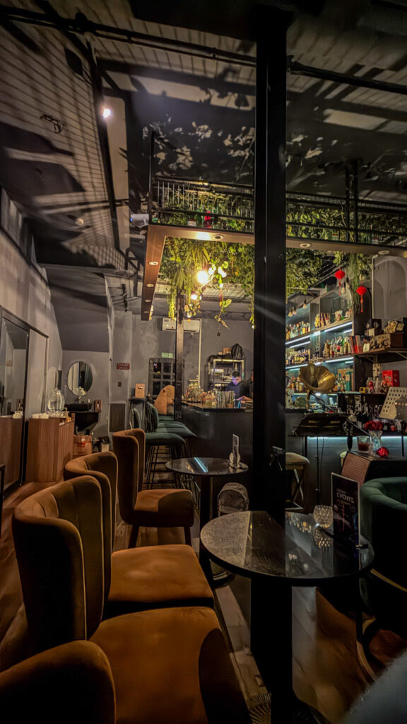 Mingles Saigon acoustic night and tarot reading cocktail bar
