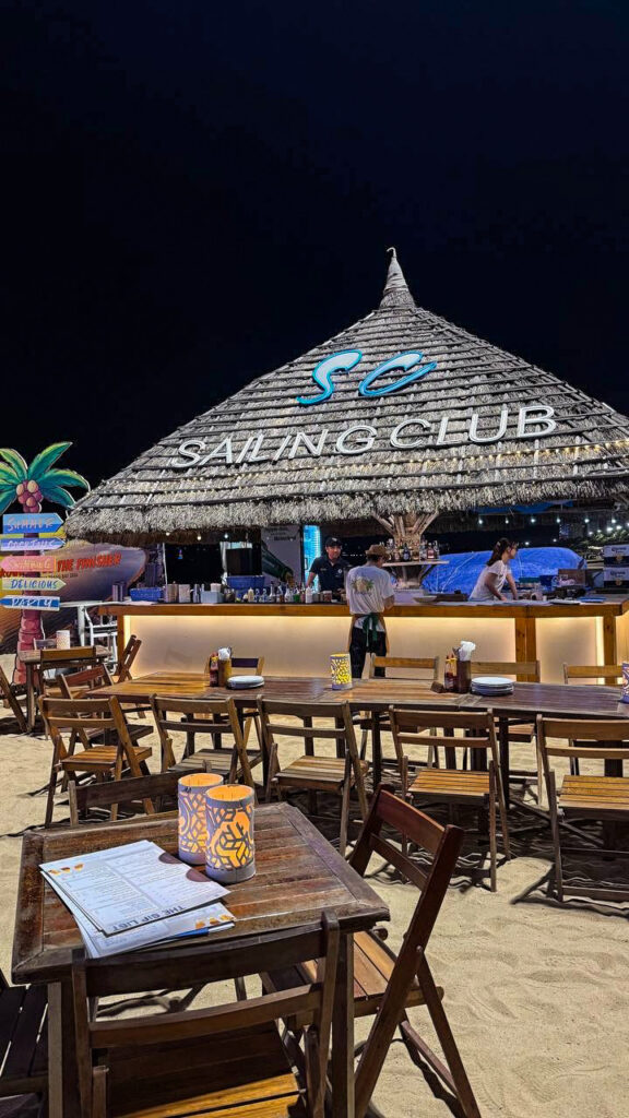Sailing Club Nha Trang fire show and happy hour on the sand