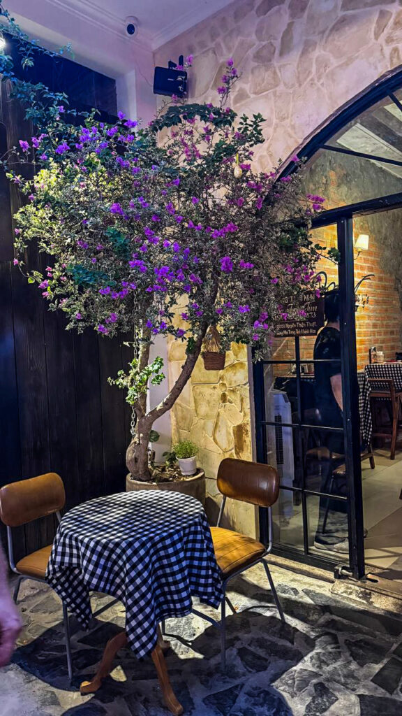 MaXi's steakhouse hidden dinner spot Nha Trang