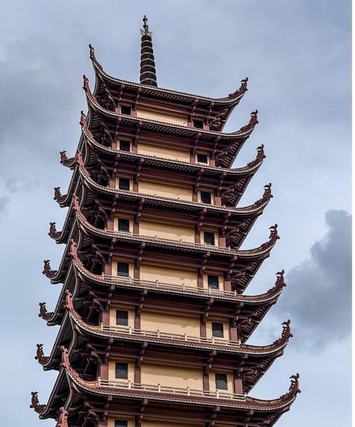 Việt Nam Quốc Tự Saigon seven-storey stupa and bell tower in District 10