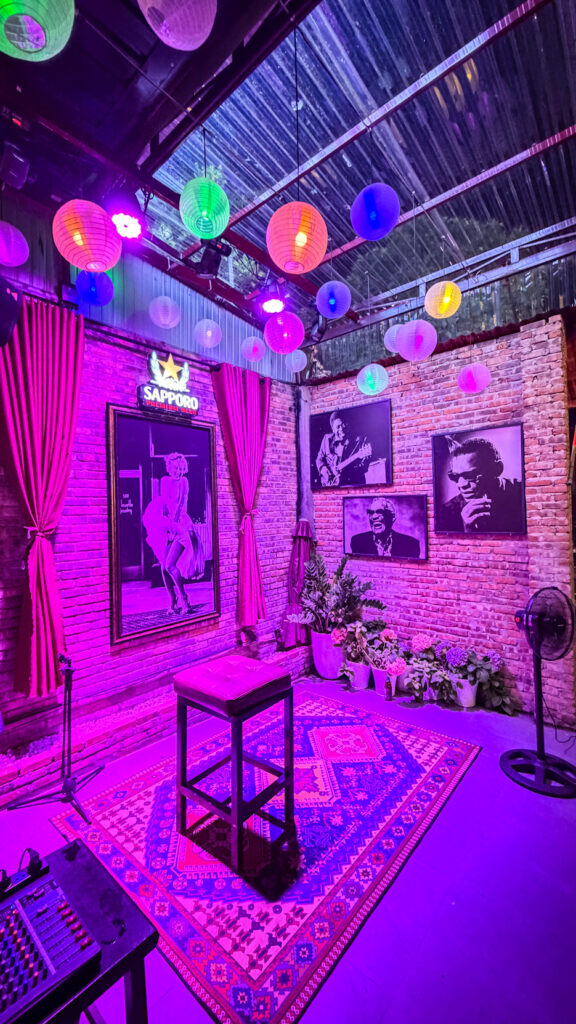 CHEERS PUB & BBQ hidden bar behind bookshelf Da Nang