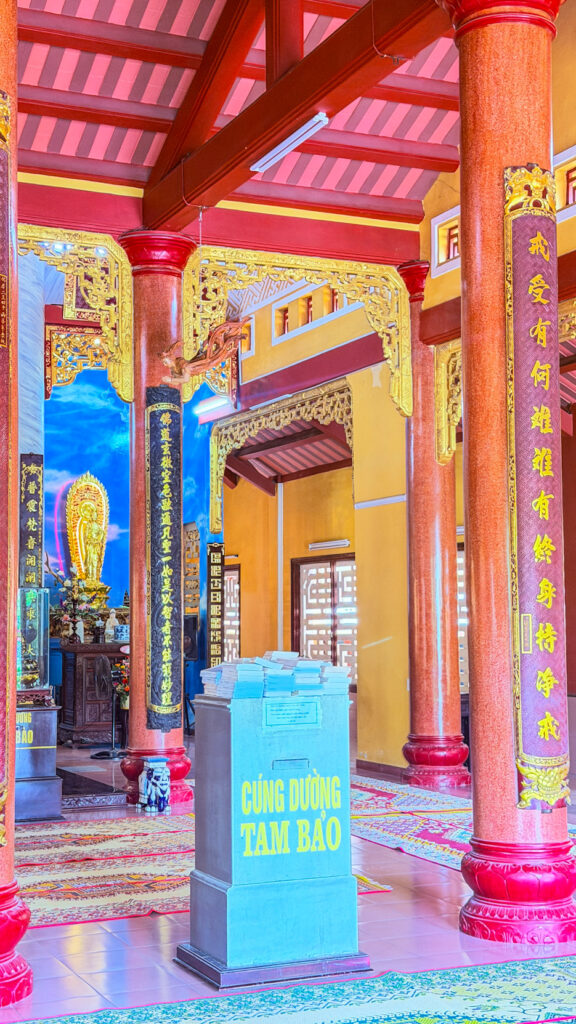 Pho Da Temple Quan Am statue on lake and Buddhist university Da Nang