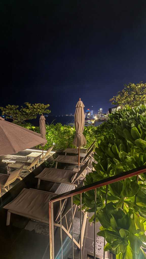Chicland Lounge Da Nang Dragon Bridge cocktail and sunset terrace