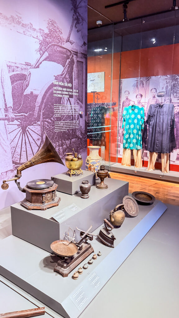 Da Nang Museum neoclassical building and exhibition floors in Hải Châu District