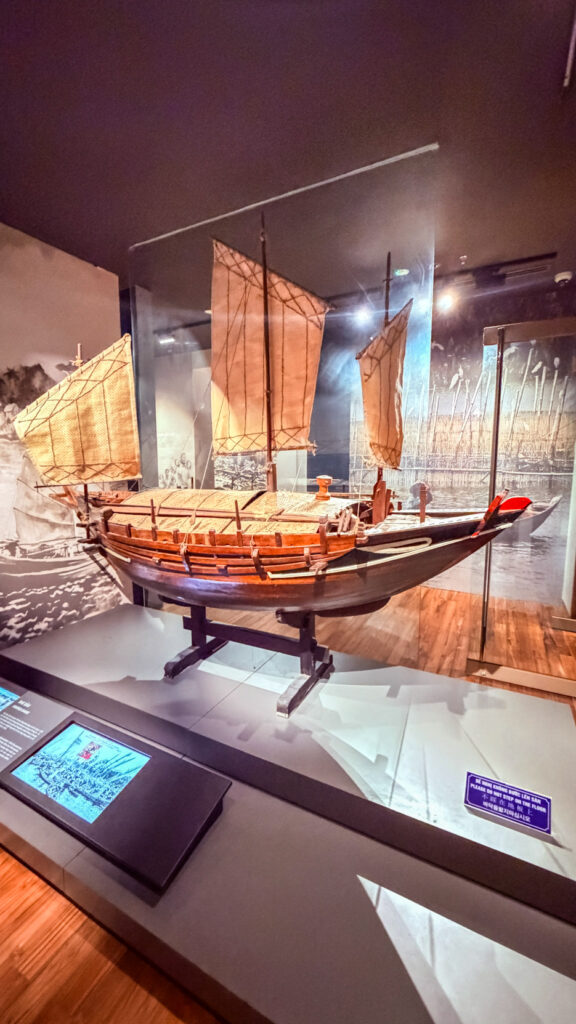 Da Nang Museum neoclassical building and exhibition floors in Hải Châu District