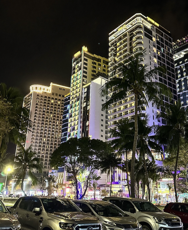 Vietnam hotel prices budget luxury infographic with real hotel costs