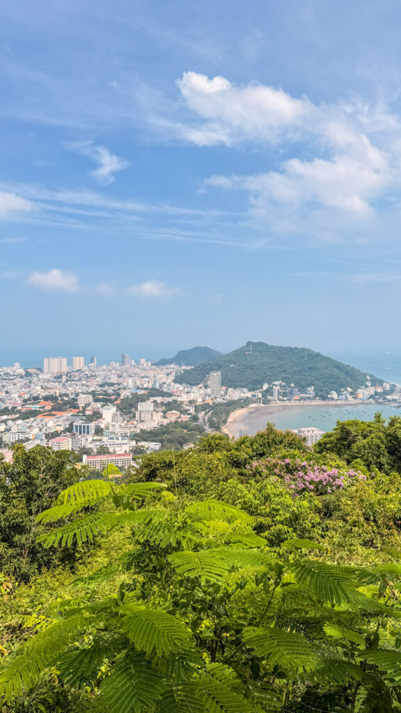 Hồ Mây Park mountain scenery above Vung Tau city