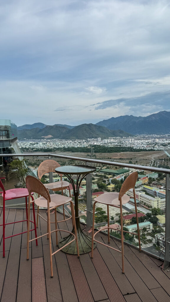 Star Night Nha Trang 40th floor pool and DJ

