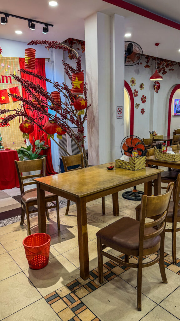 Cơm Thổ Anh Nguyễn crispy rice and pork Nha Trang