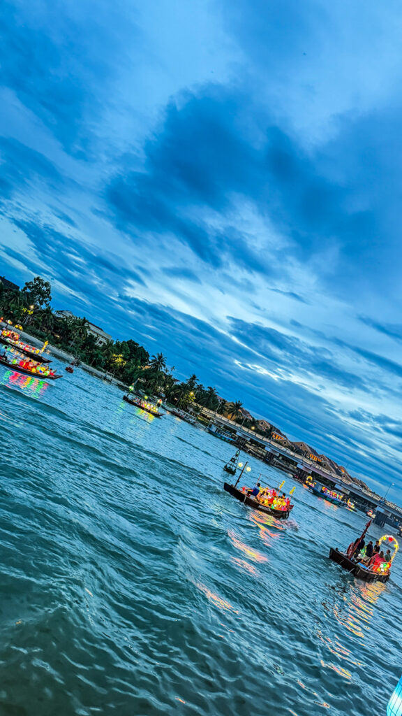 Floating lanterns and boat ride on Hoi An river

