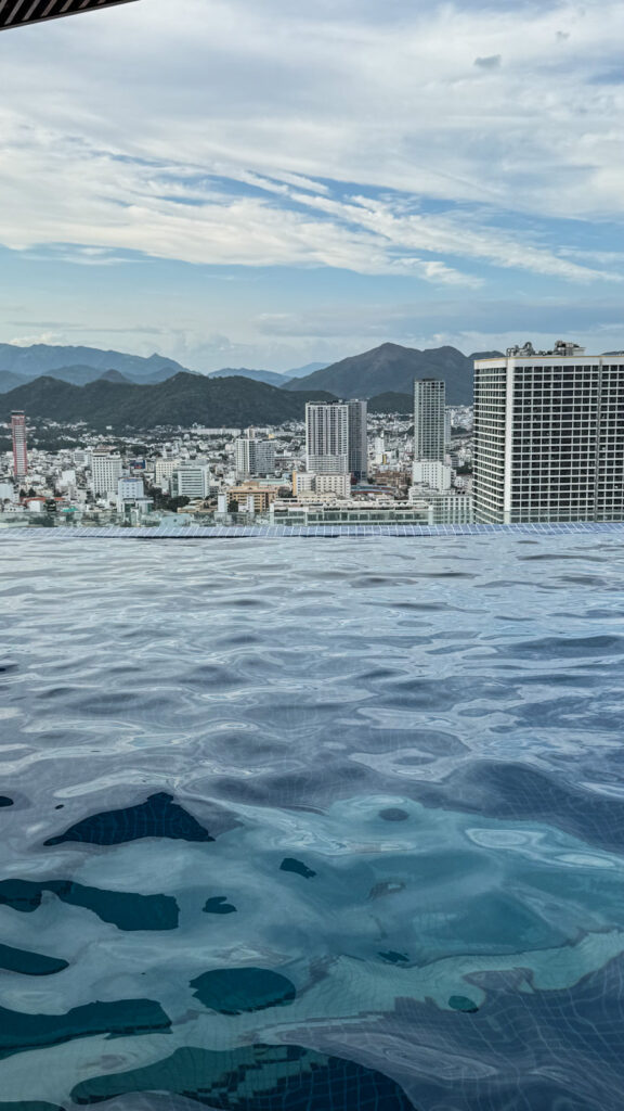 Star Night Nha Trang 40th floor pool and DJ

