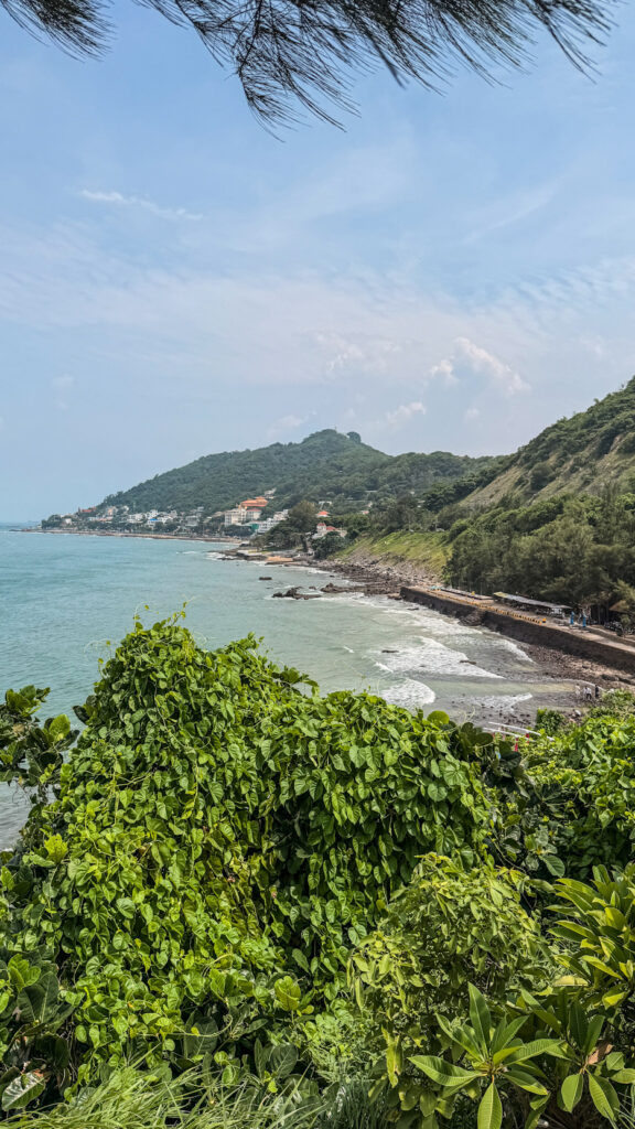 Coastal view from Mũi Nghinh Phong in Vung Tau