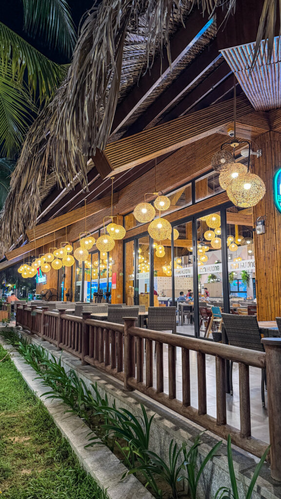 Mai Hương Beachfront Grand World Phu Quoc live seafood restaurant