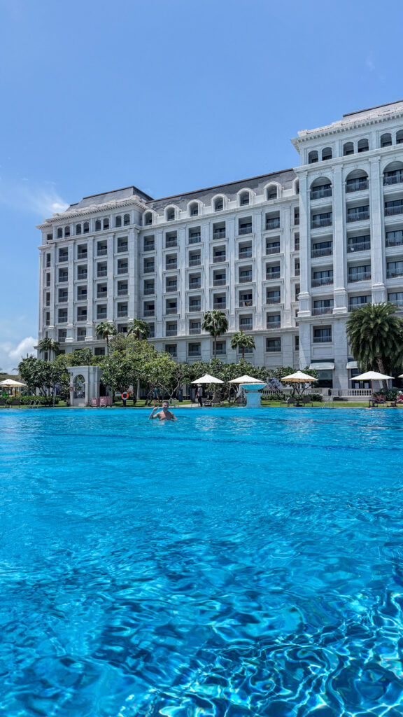 Sheraton Pool Bar Phu Quoc poolside cocktails at Long Beach resort