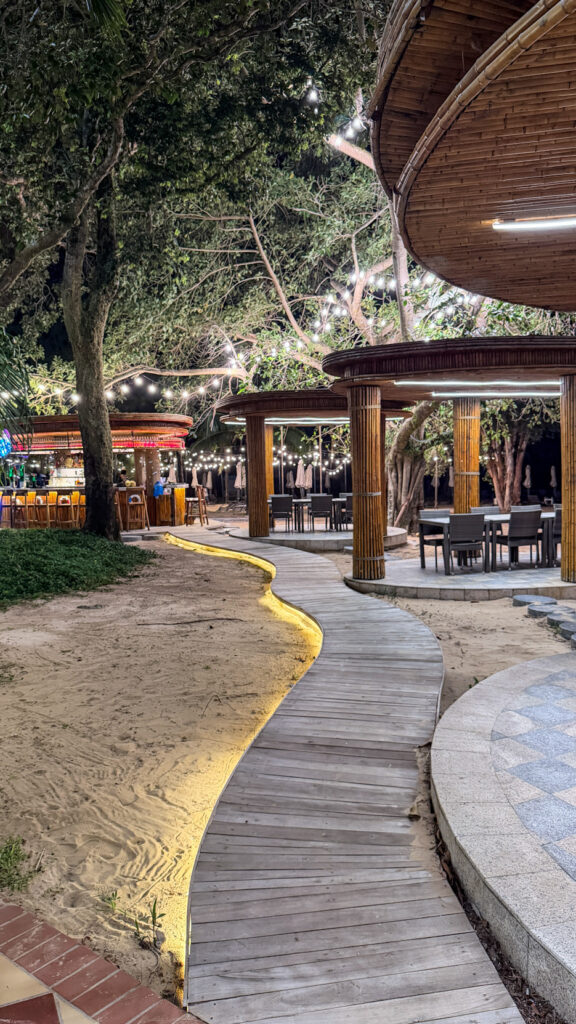 Mai Hương Beachfront Grand World Phu Quoc live seafood restaurant
