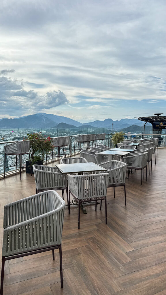 Star Night Nha Trang 40th floor pool and DJ

