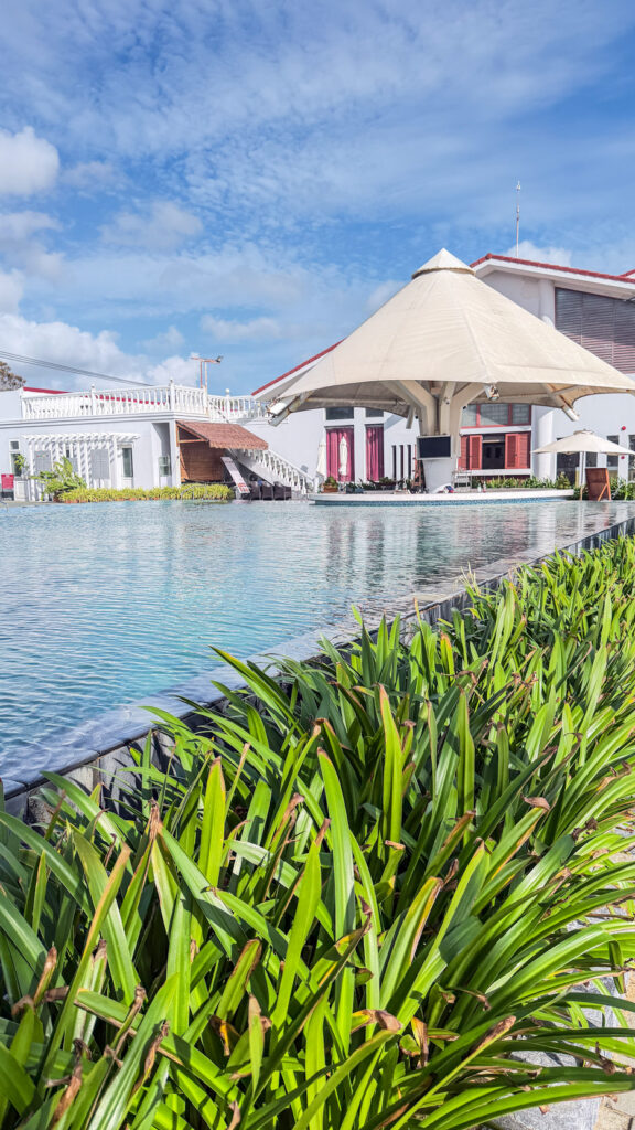 Mercury Pool Bar Phu Quoc infinity pool and sunset cocktails