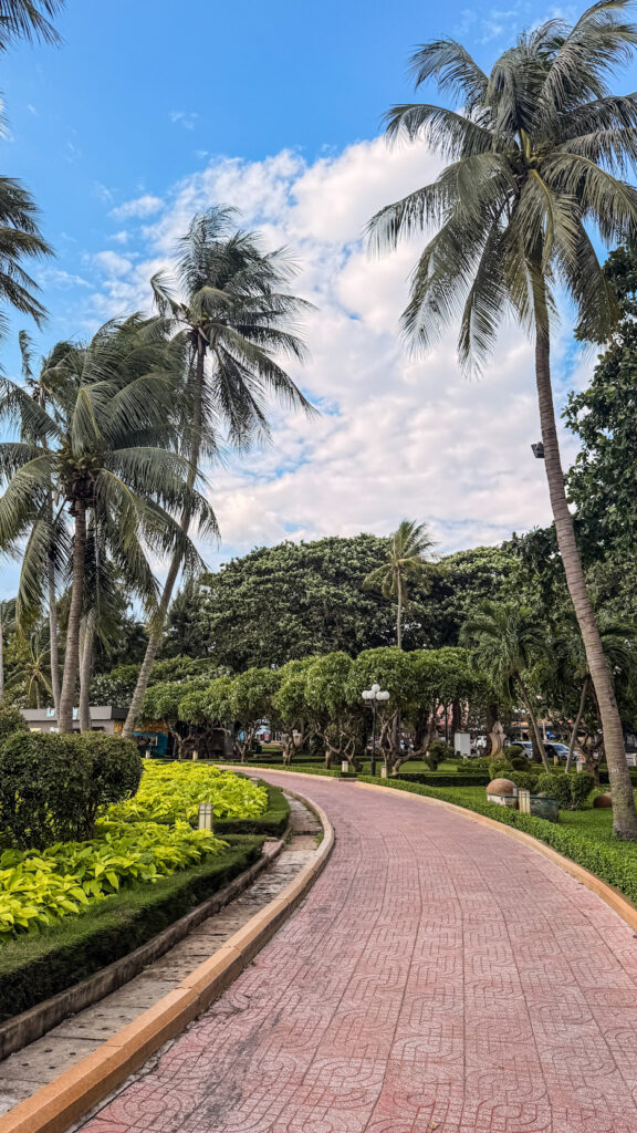 Front Beach Bãi Trước and Vung Tau waterfront promenade