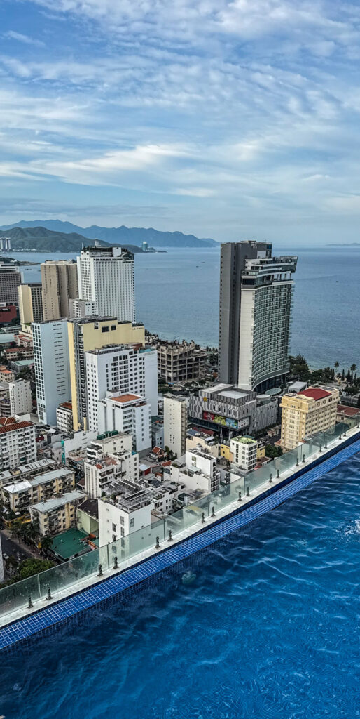 Star Night Nha Trang 40th floor pool and DJ

