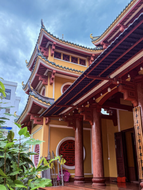 Vietnam power plugs: do I need an adapter? — 2026 Guide
