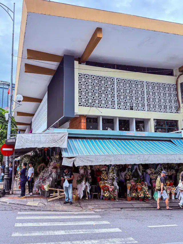 The market is always full of life.