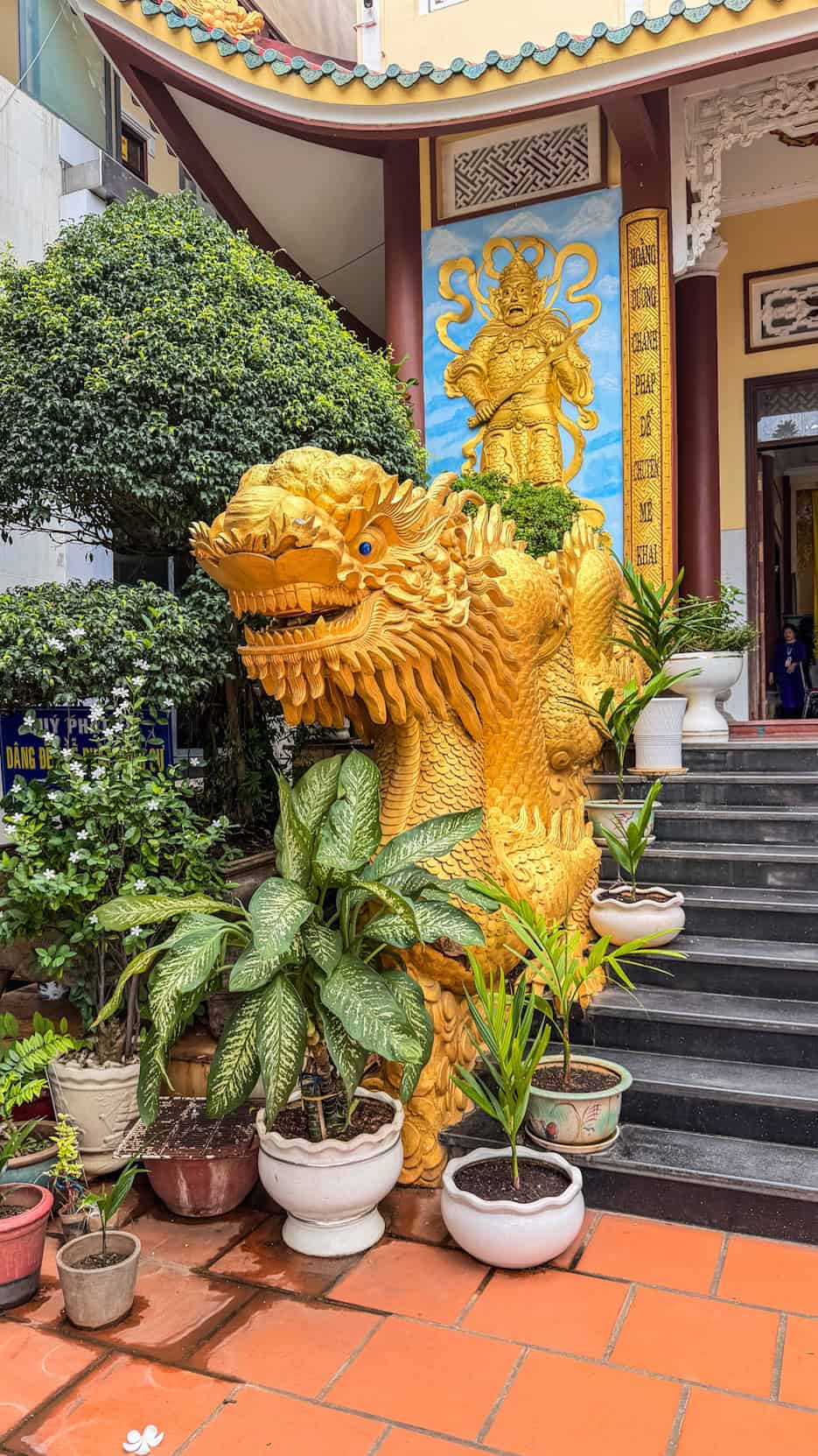 Golden dragon decoration at Đền Thờ Cô Bà, Vung Tau