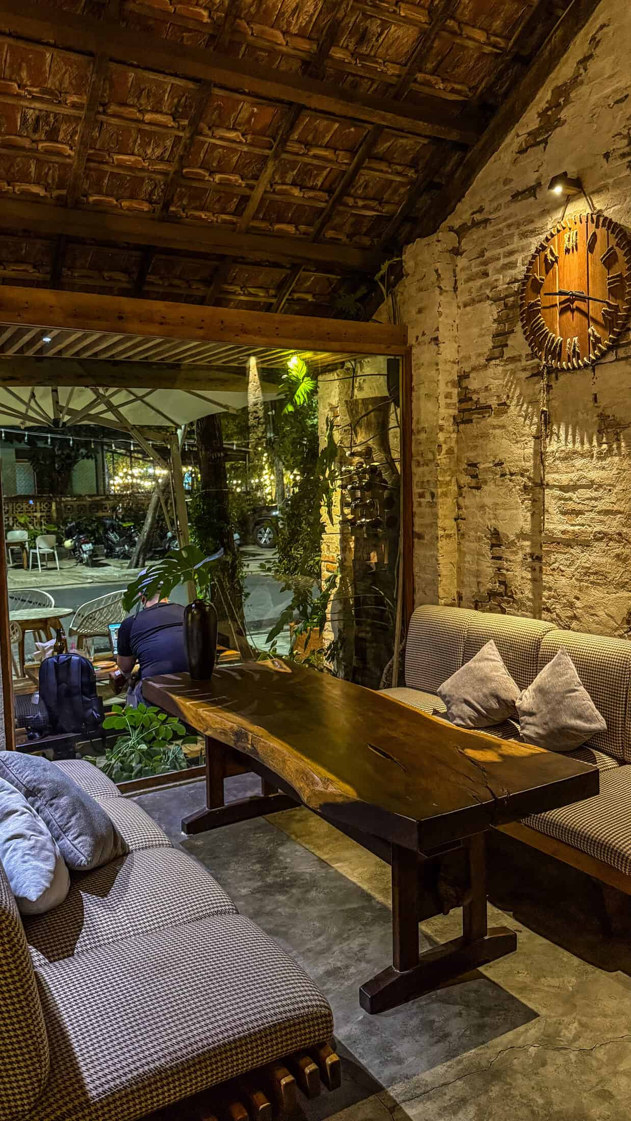 Eighteen Pub, Tuy Hoa