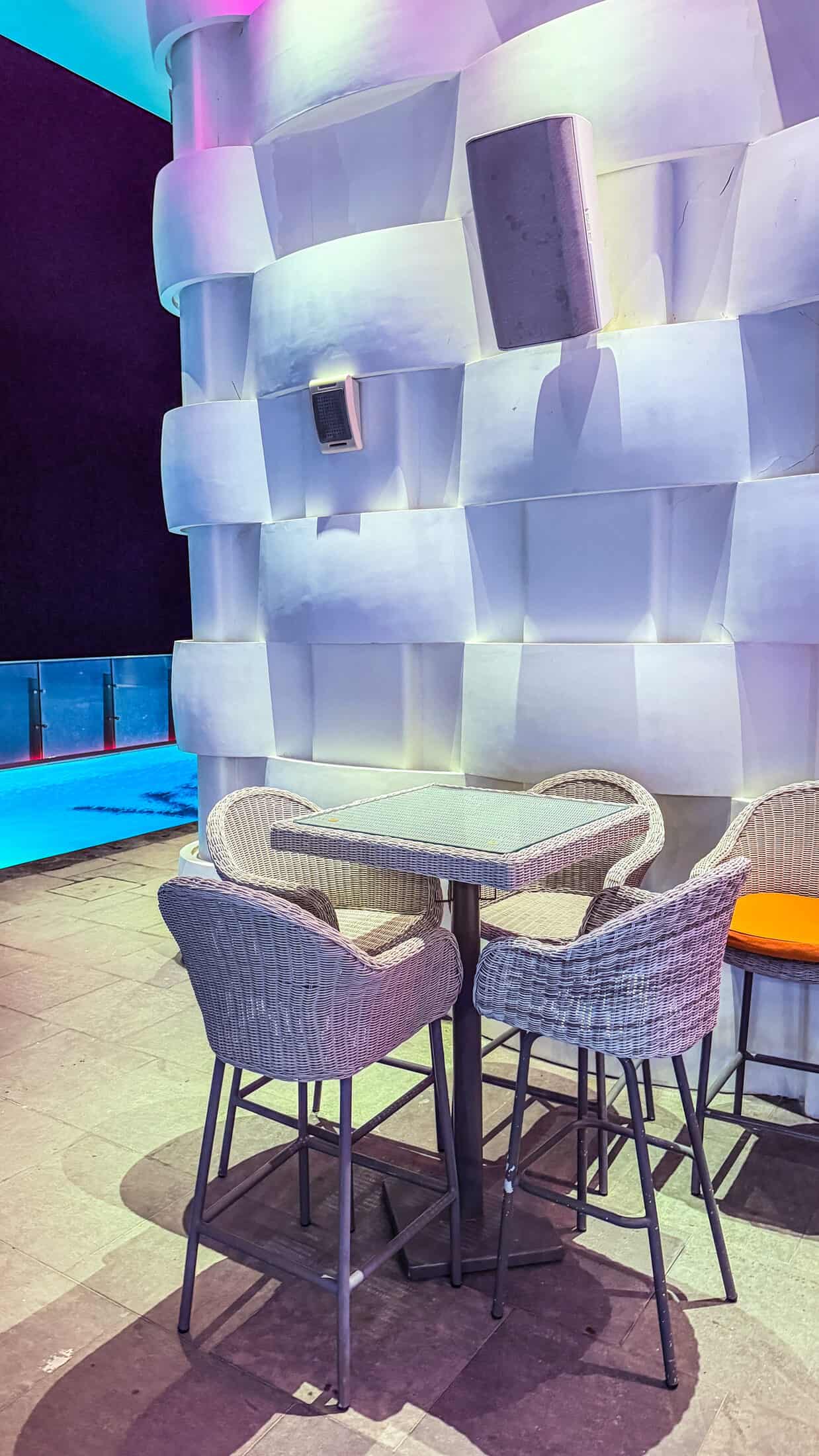 Endless Summer Rooftop Pool & Bar, Tuy Hoa