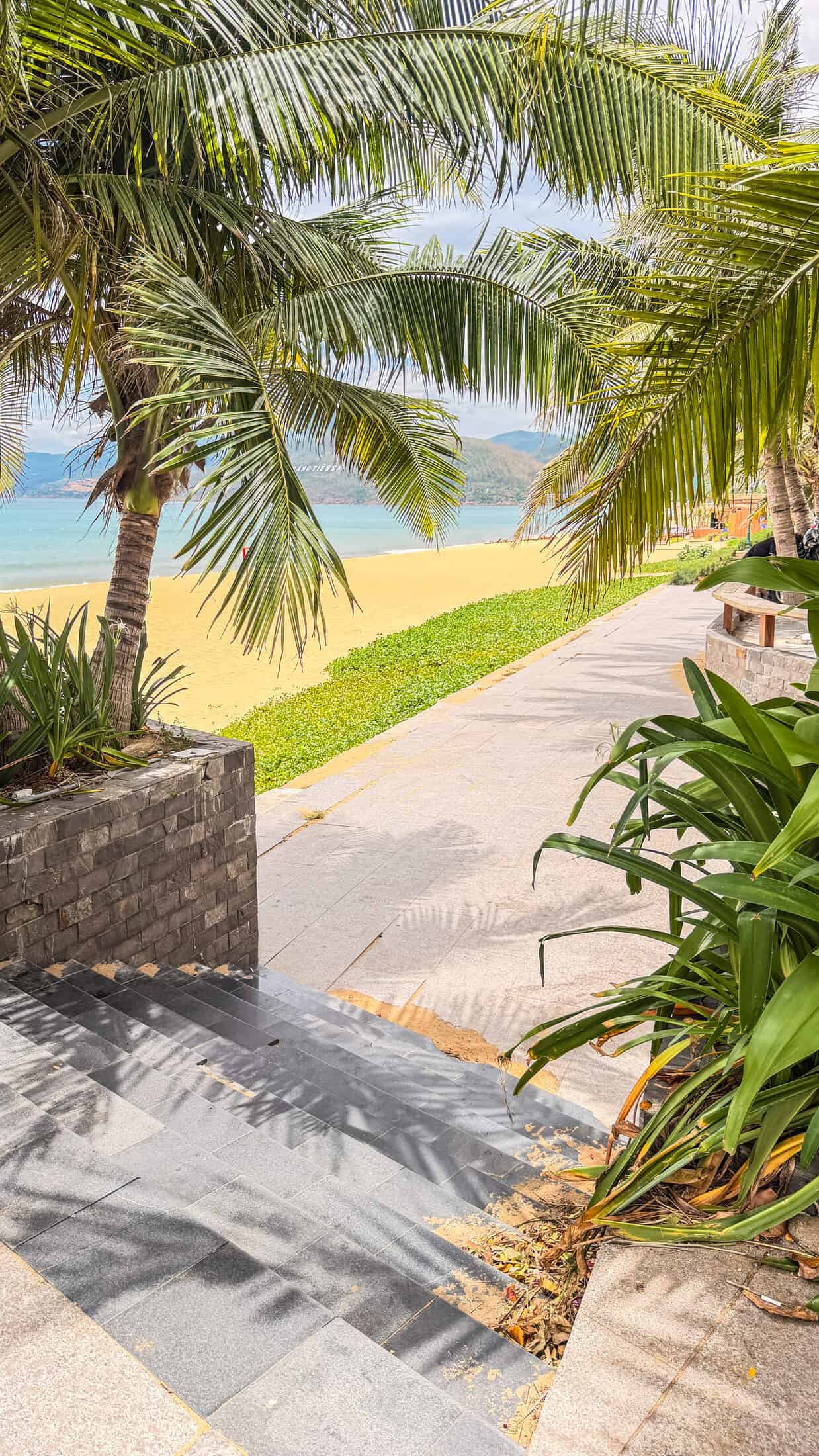 Steps down to the promenade and beach at Bốn Mùa (Four Seasons), Quy Nhon