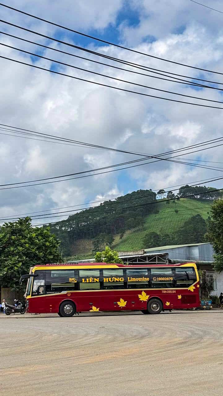 Lien Hung limousine bus in Vietnam