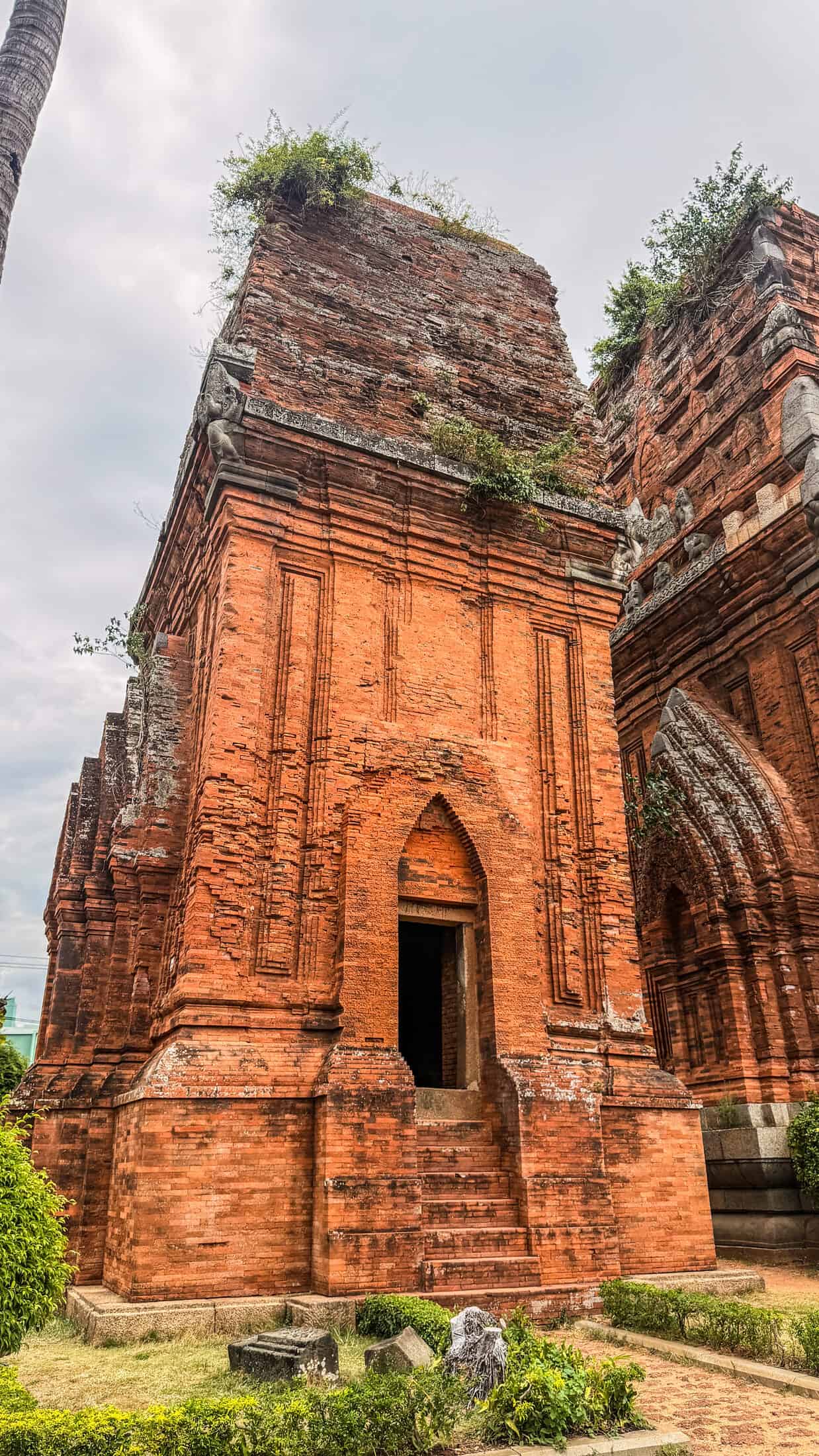 Close-up of Tháp Đôi's brick carvings, Quy Nhon